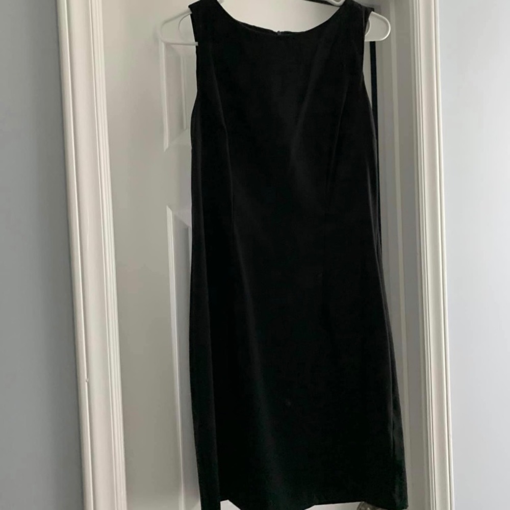 Black Sleeveless Dress